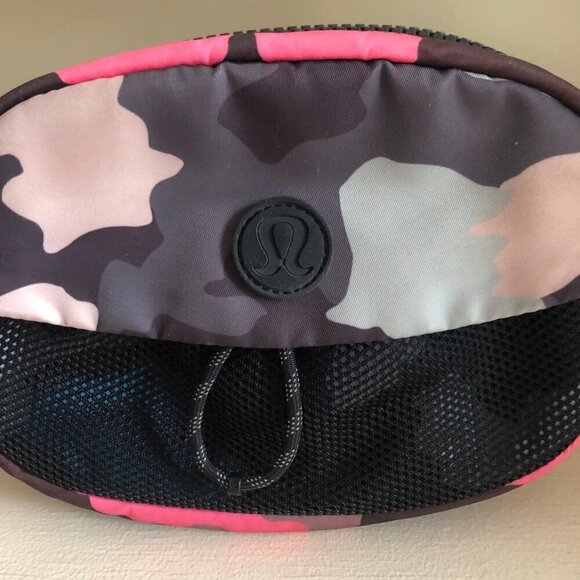 Lululemon Take it on the Belt Heritage 365 Camo Guava Pink Multi Hawaiian Blue - Picture 1 of 9